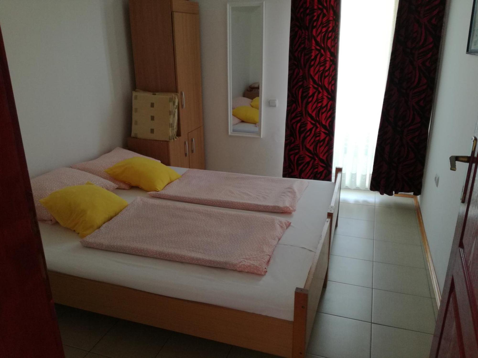 Apartman Irena Тиват Екстериор снимка