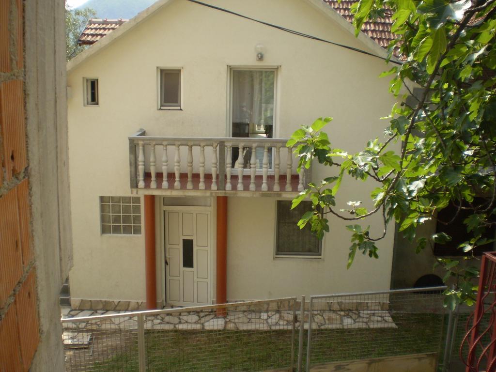 Apartman Irena Тиват Екстериор снимка